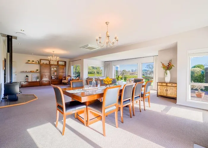 Stunning And Spacious 5-bedroom In * Rotorua
