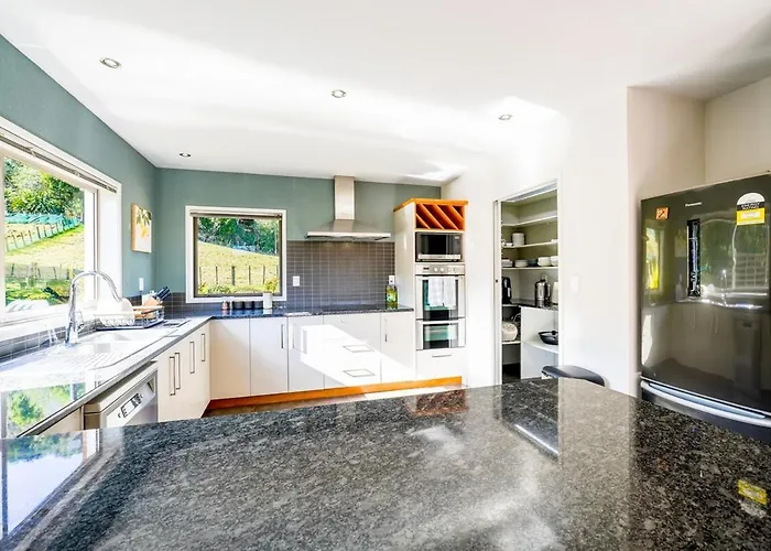 Stunning And Spacious 5-bedroom In *