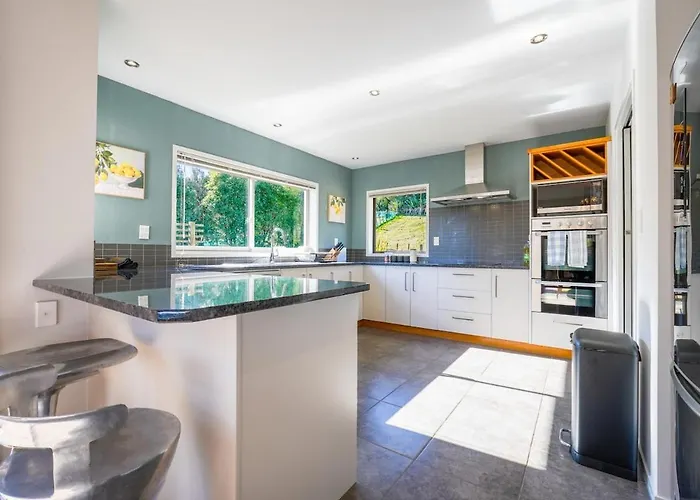 Stunning And Spacious 5-bedroom In *