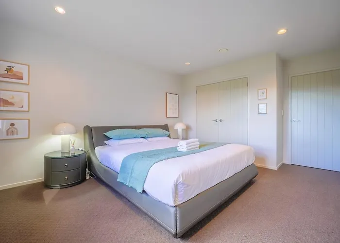 Vakantiehuis Stunning And Spacious 5-bedroom In Rotorua