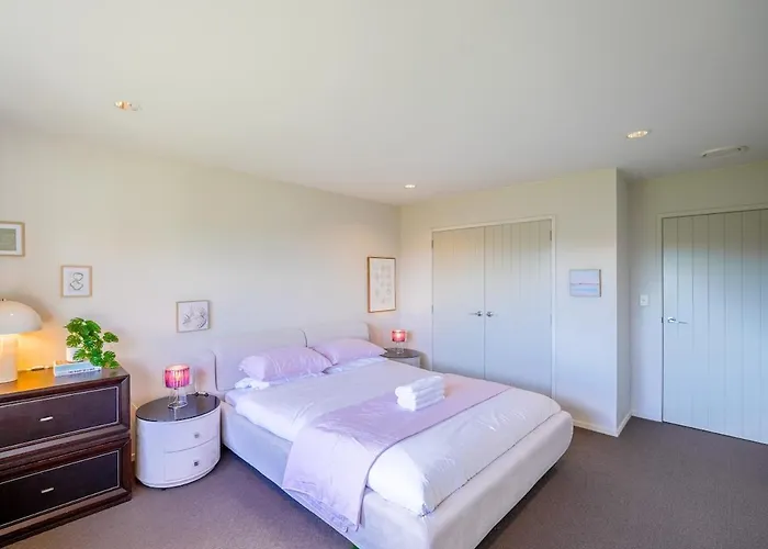 Vakantiehuis Stunning And Spacious 5-bedroom In Rotorua