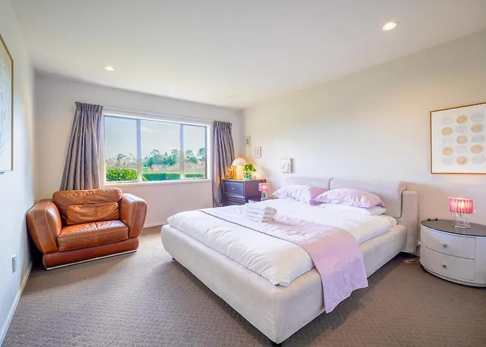 Stunning And Spacious 5-bedroom In *