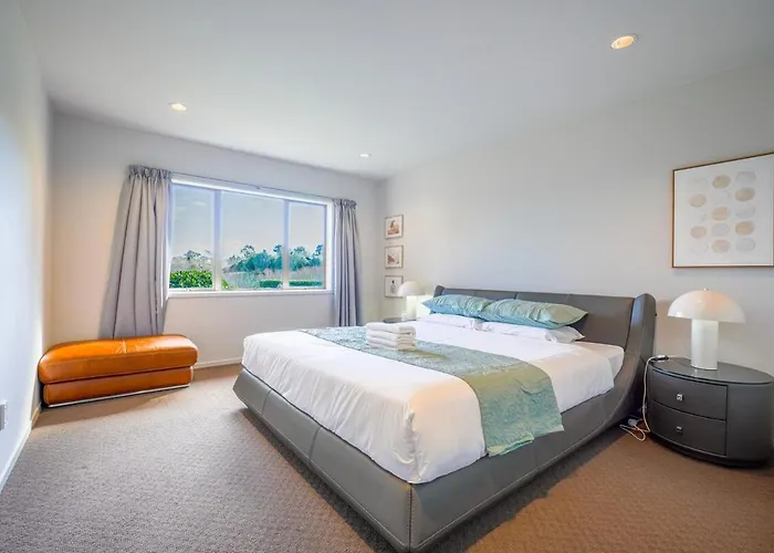 Stunning And Spacious 5-bedroom In Vakantiehuis Rotorua
