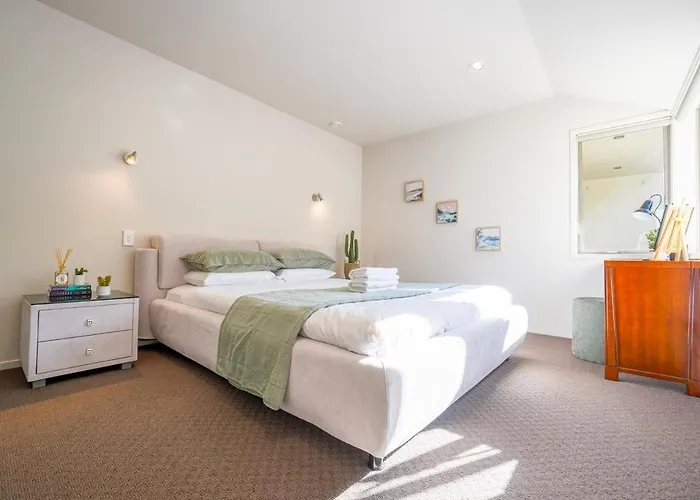 Vakantiehuis Stunning And Spacious 5-bedroom In *