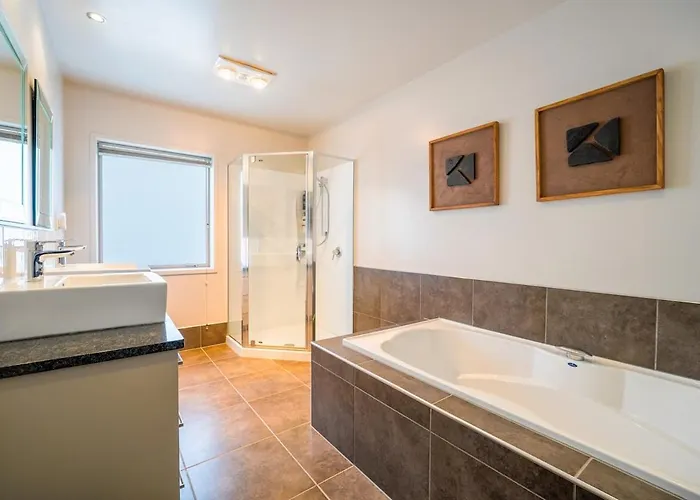 Stunning And Spacious 5-bedroom In Vakantiehuis