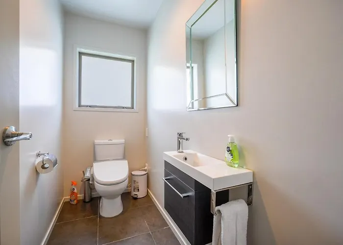 Stunning And Spacious 5-bedroom In Vakantiehuis Rotorua
